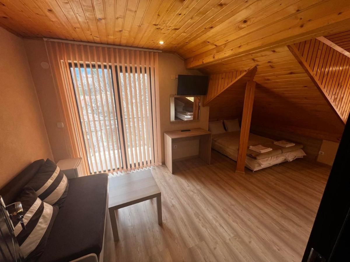 Advel Guest Hous Hotel Madzhare Buitenkant foto